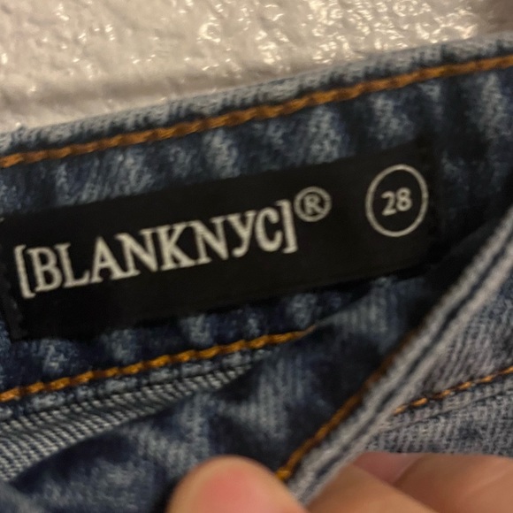 New Blank NYC Medium Wash Jean Shorts Size 28 - Picture 3 of 5